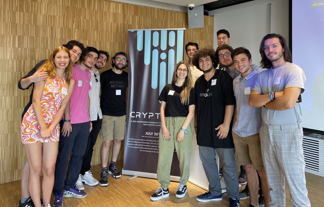 Group photo at the Cryptist event in Istanbul
